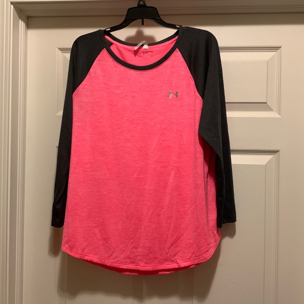 XL Women’s Under Armour Shirt